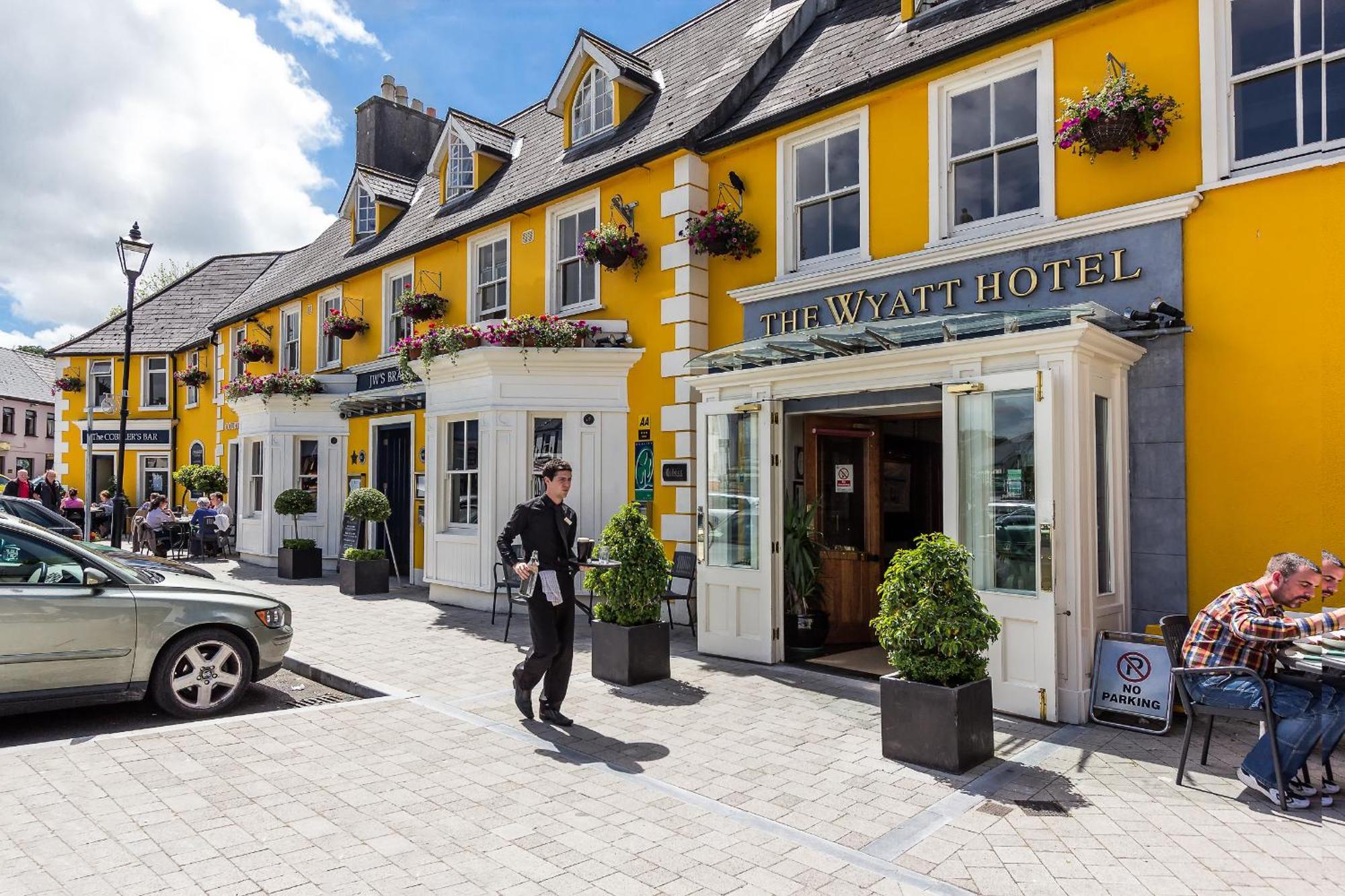 5 Family Hotels Close to Westport Golf Club, Westport