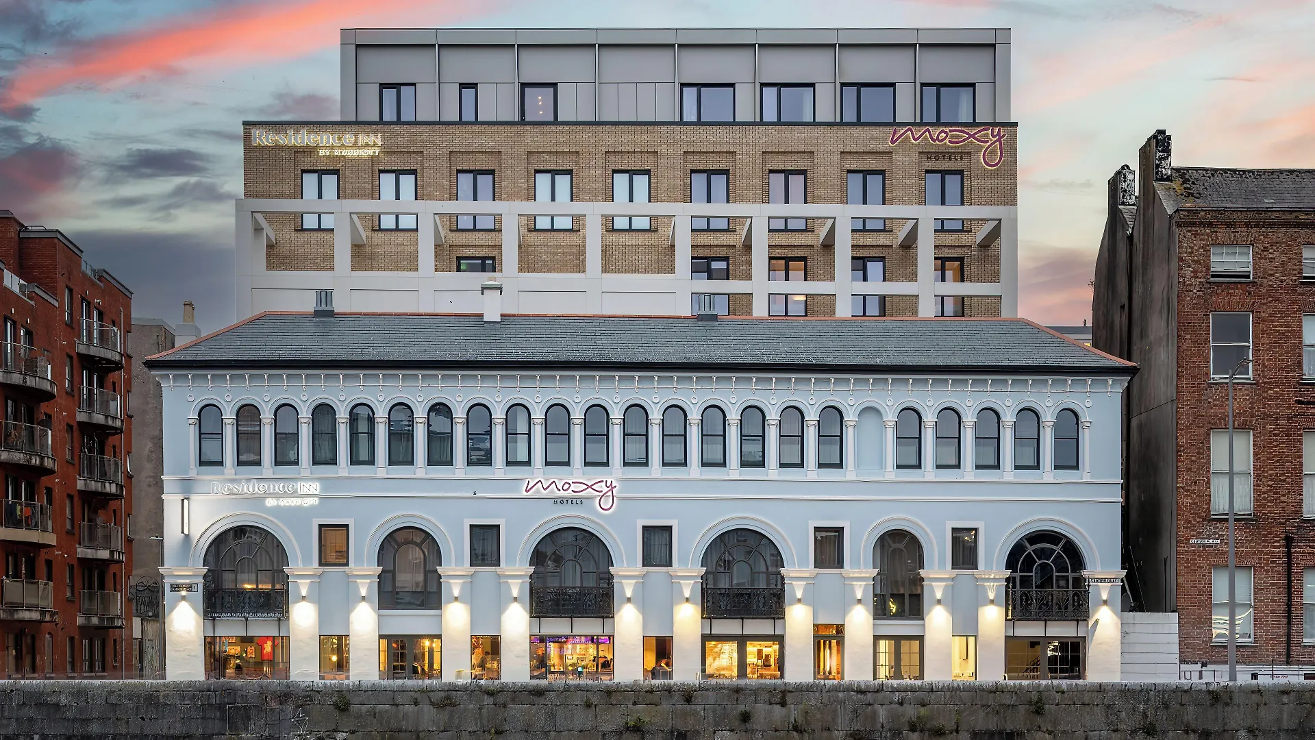 15 Smart Airport Hotels Near Fitzgerald Park Worth Booking