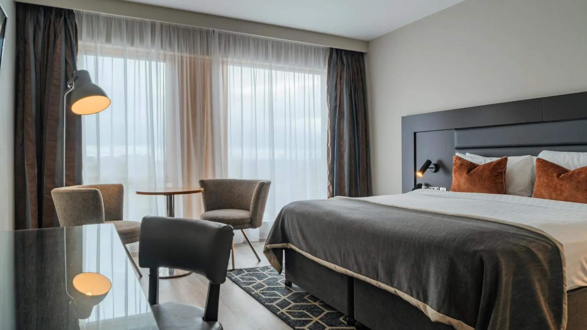 3 Smart Family Hotels Near Glendeer Open Farm to Book