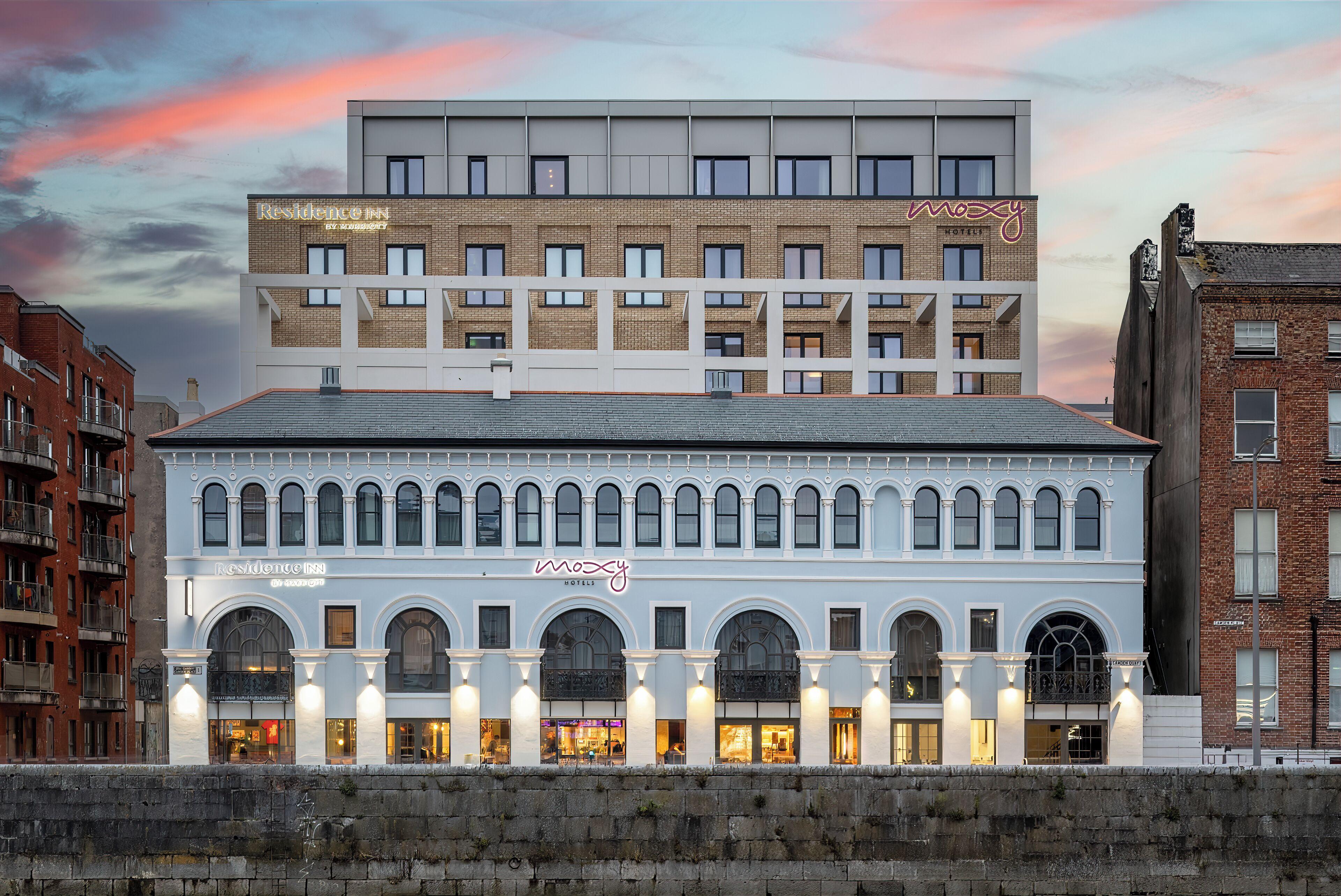 15 Smart Airport Hotels Near Fitzgerald Park Worth Booking