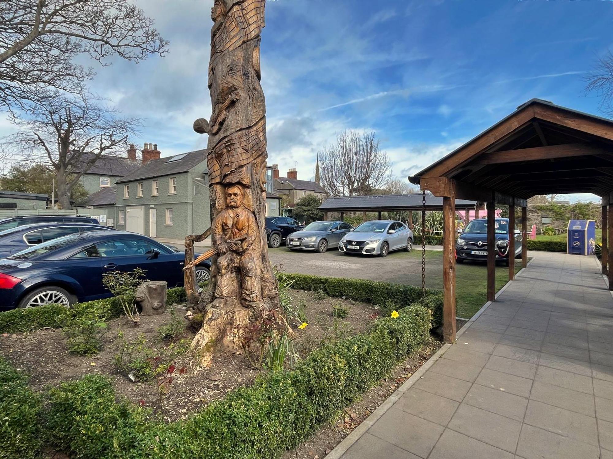 4 Family-Friendly Hotels Near Lusk Heritage Centre for Easy Access