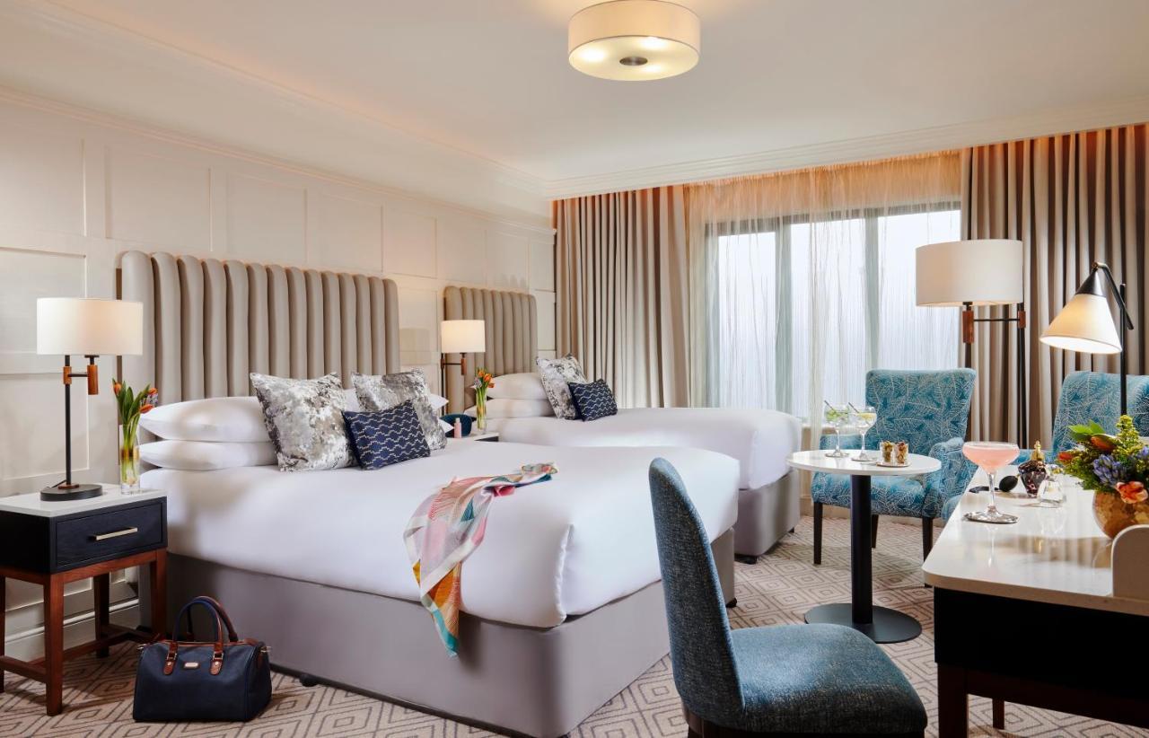 3 Central Hotels Near Westport Golf Club Worth Booking